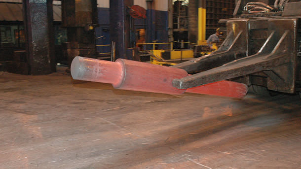 The finished hot spindle forging